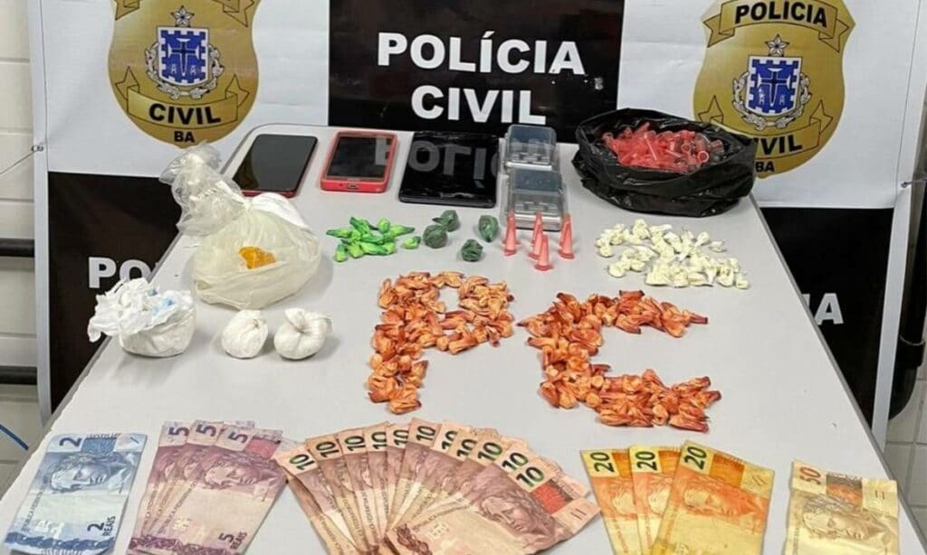 Homem é preso em flagrante com 199 porções de cocaína em Ipiaú