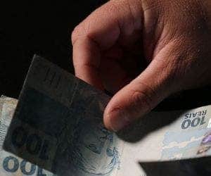 Governo propõe salário mínimo de R$ 1.294 em 2023, sem aumento