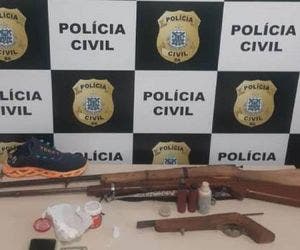 Armas e cocaína são apreendidas em residência no oeste da Bahia