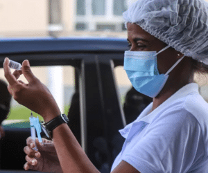 Vacinação contra Covid-19 em Salvador estará suspensa no domingo