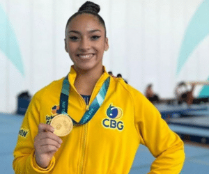 Júlia Soares ganha ouro em etapa da Copa do Mundo da Ginástica