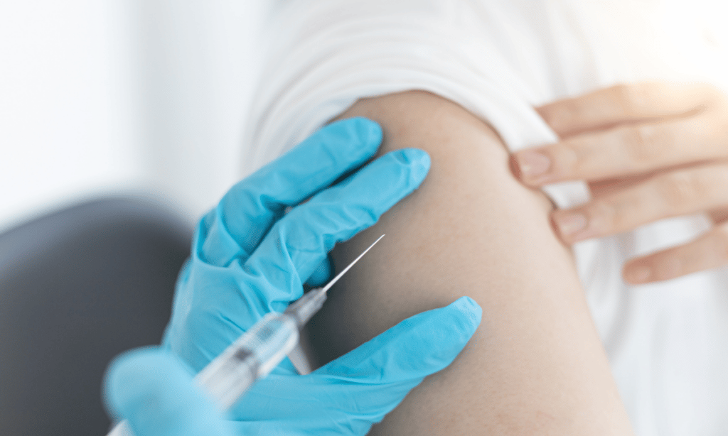 Vacinação contra Covid-19 segue com esquema ‘Liberou Geral’ na terça (5); veja lista de postos