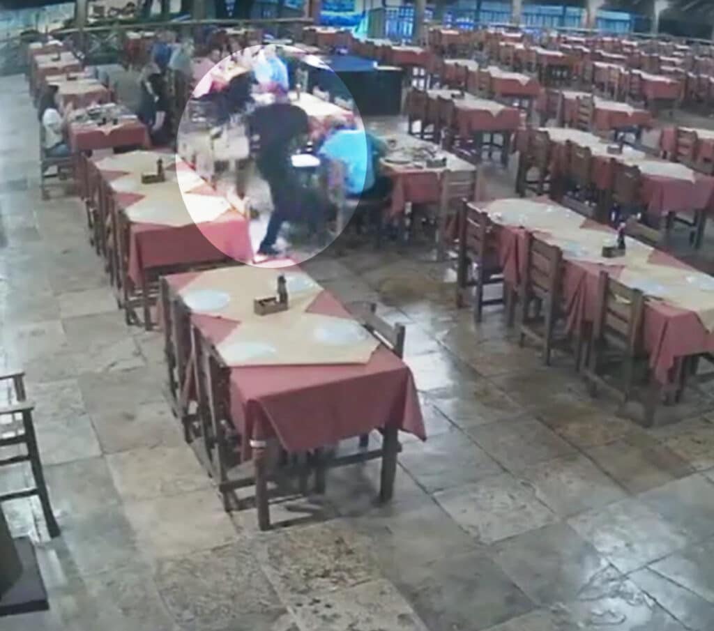 Vídeo: Mulher é espancada por criminosos durante assalto a restaurante na Bahia
