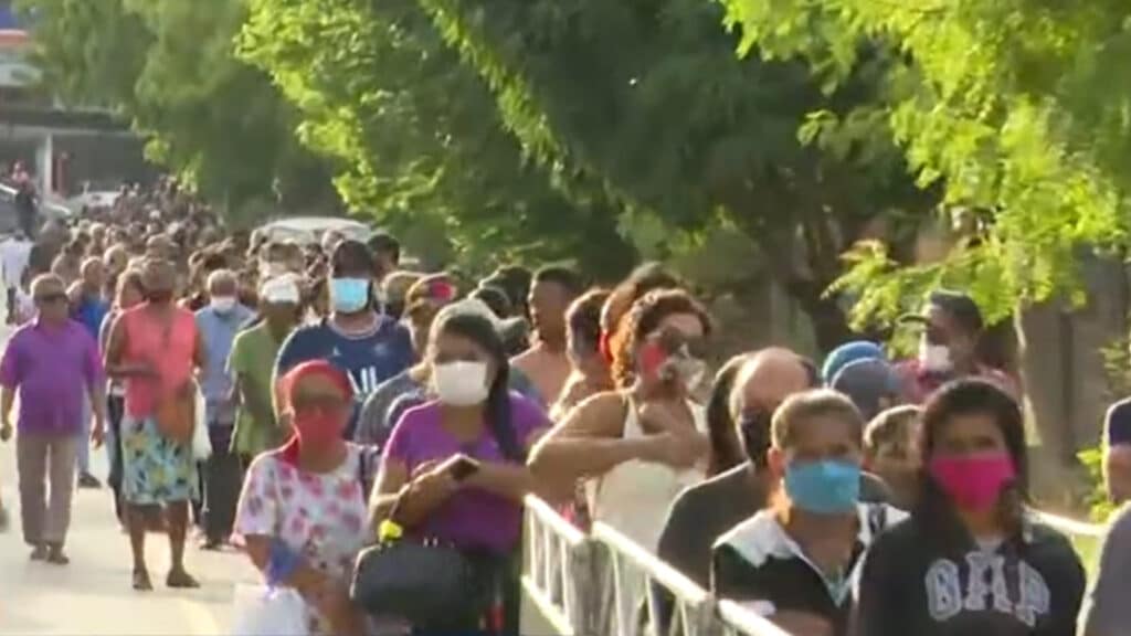 Feira Cidadã em Barreiras tem longa fila para atendimento de saúde gratuito