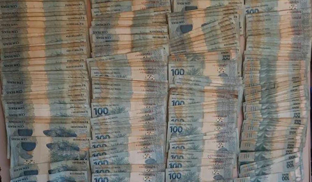 Polícia Militar recupera R$ 40 mil roubados de banco em Barreiras, oeste da Bahia