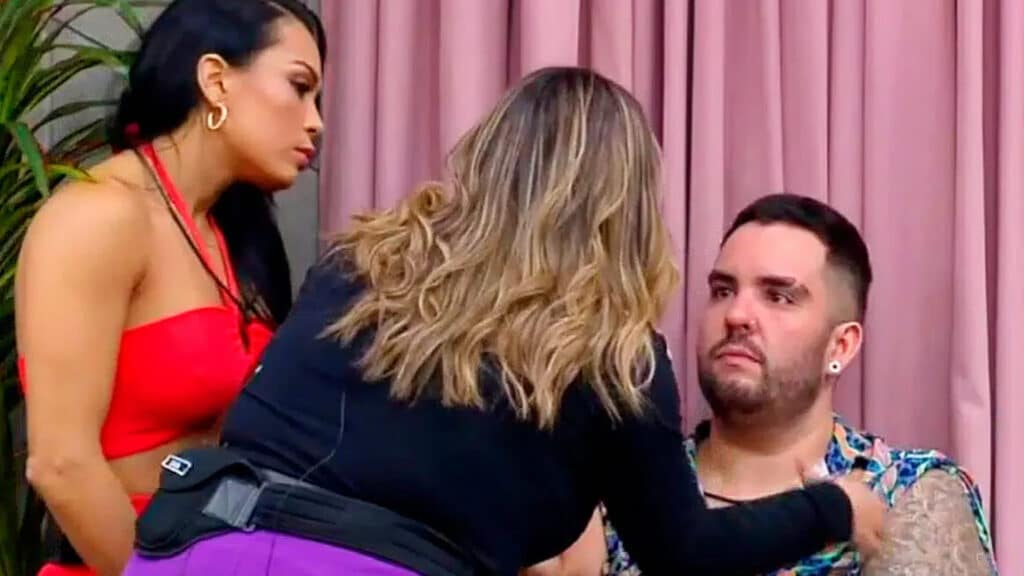 Participante chora ao levar bronca ao vivo no Power Couple Brasil; assista