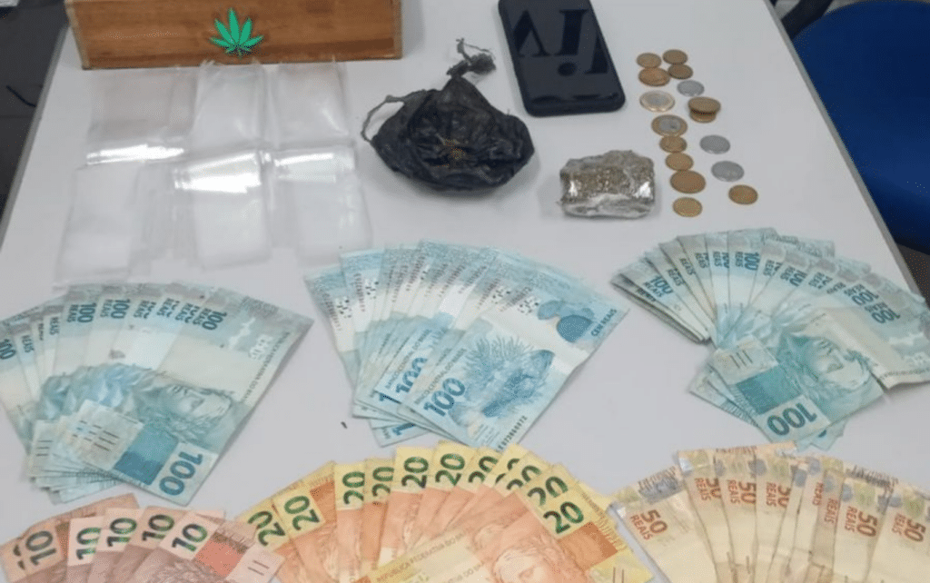 Suspeito de tráfico de drogas é preso em flagrante em Ipiaú