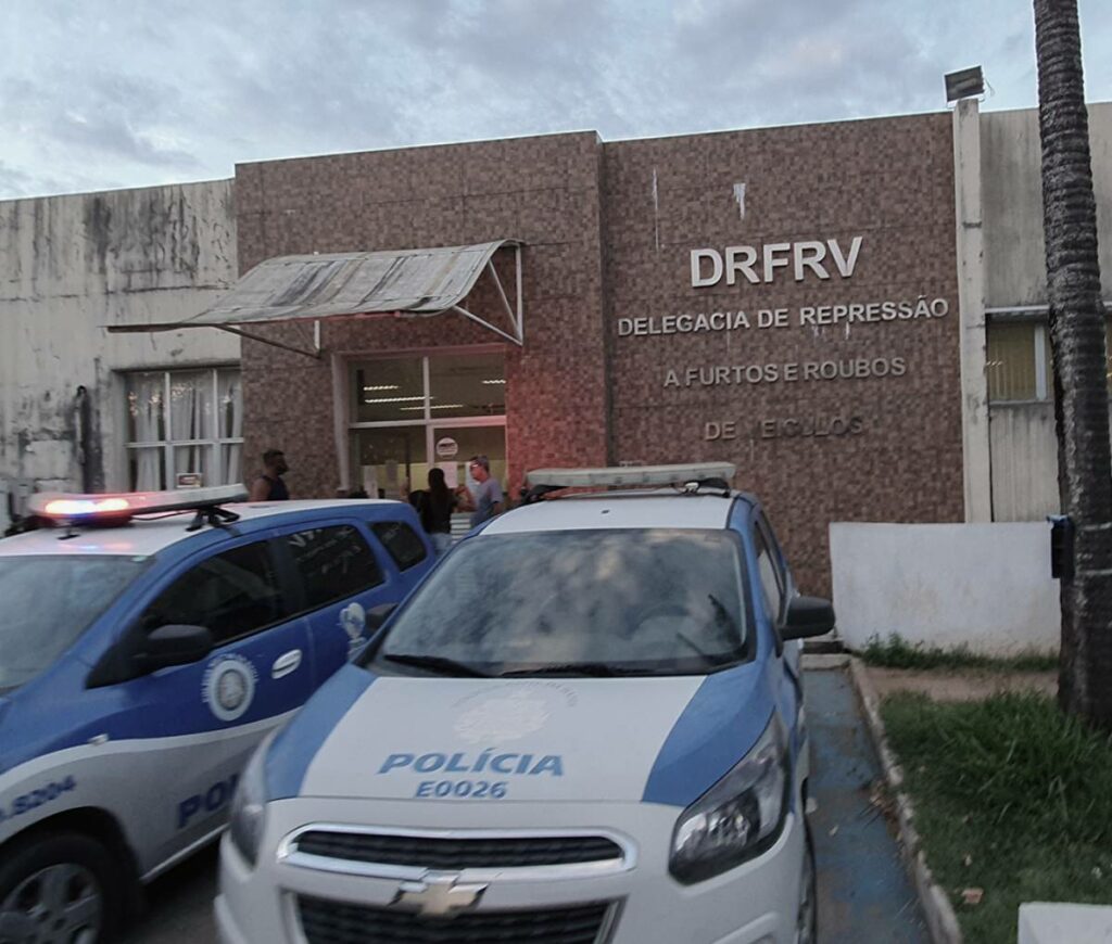 Presos quebram vaso de cela para tentar fugir de delegacia em Salvador