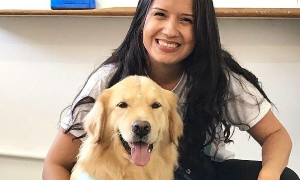 Cães terapeutas auxiliam no tratamento de pessoas internadas; saiba como funciona