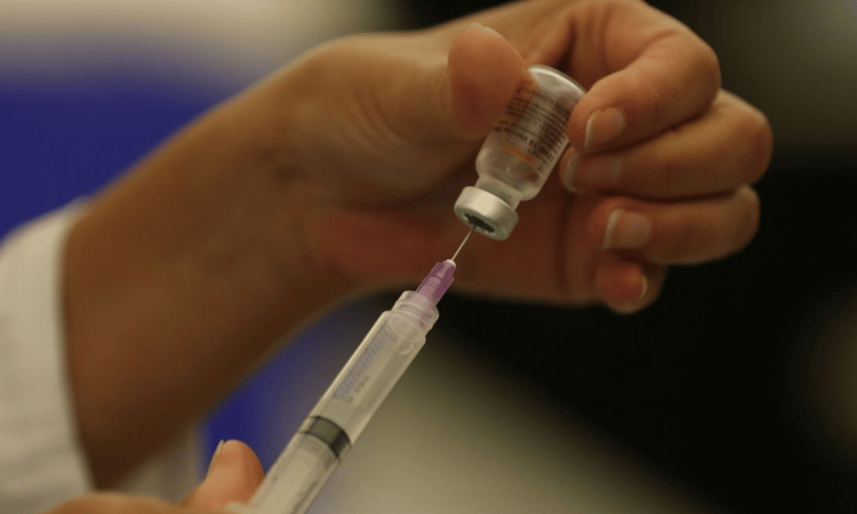 Vacinação contra Covid-19 é retomada em Salvador na segunda-feira (27); confira estratégia