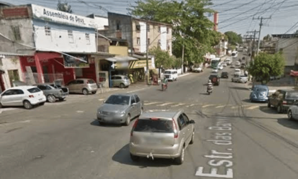 Dois homens ficam feridos em acidente de moto na Estrada das Barreiras, em Salvador