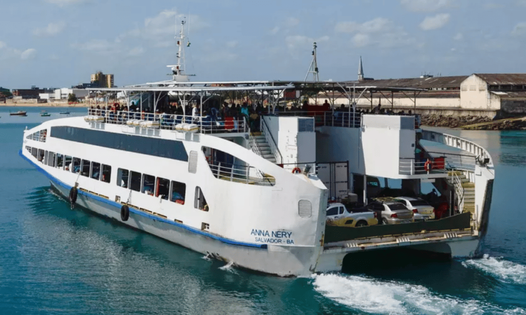 Volta do São João: motoristas esperam cerca de 3h para embarcar em ferry-boat nesta segunda-feira
