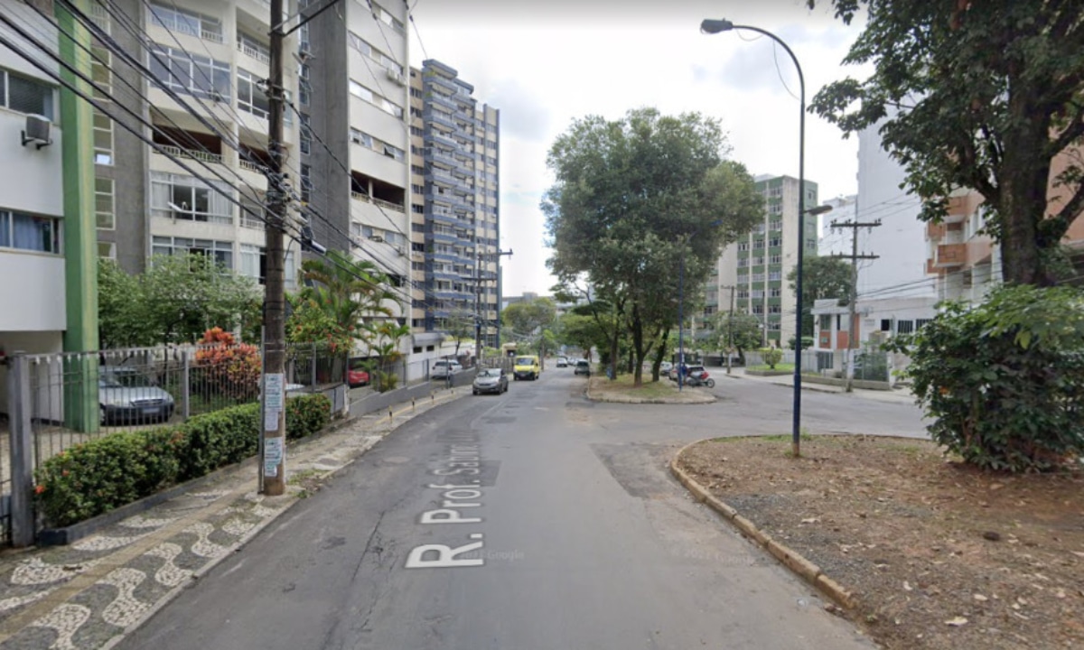 Rua Professor Sabino Silva tem trânsito desviado para realização de obra; veja esquema