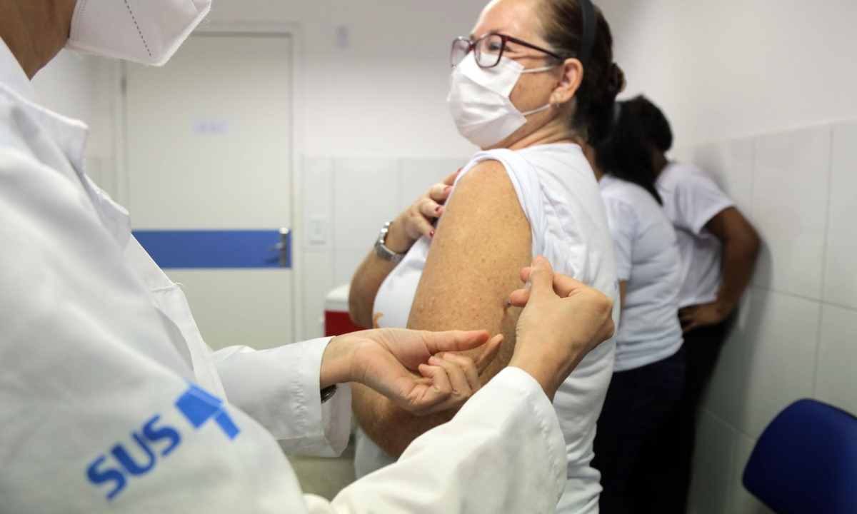Confira o esquema de vacinação contra Covid-19 em Salvador nesta sexta-feira