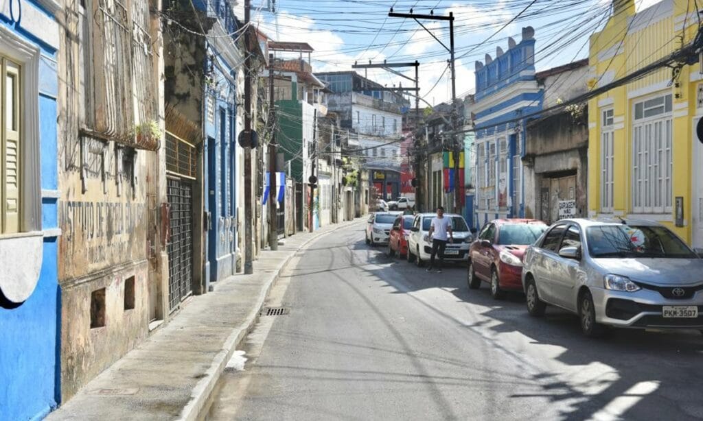 Mesmo com reclamação dos moradores, obra em via do Santo Antônio Além do Carmo é entregue pela Prefeitura de Salvador
