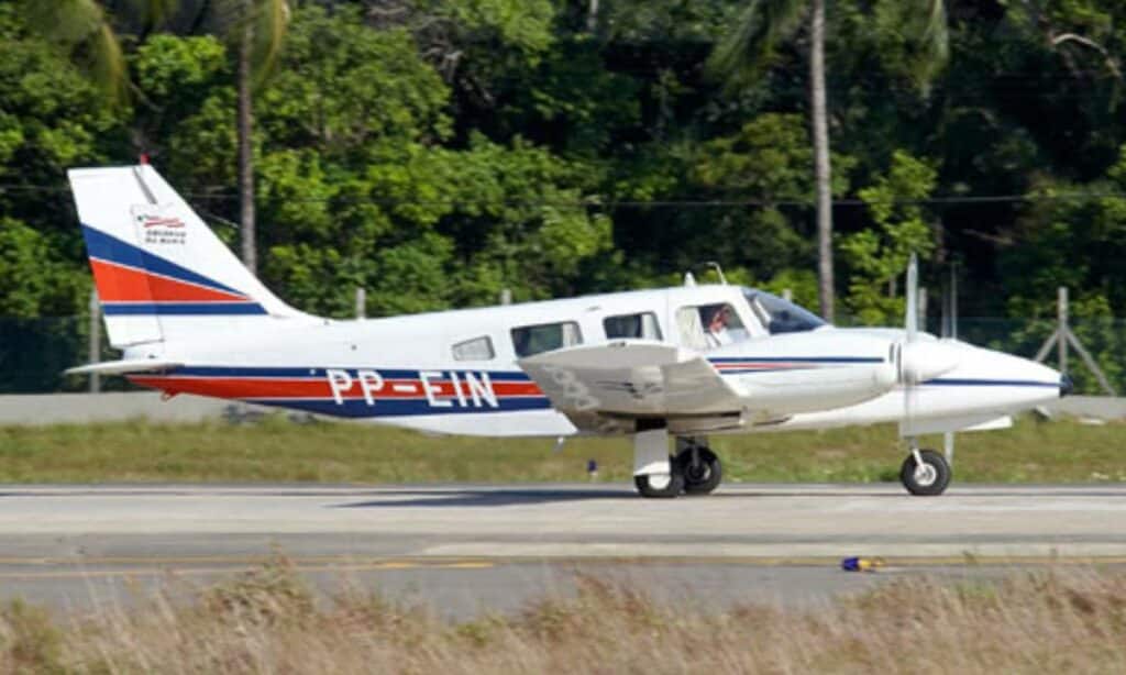 Avião do governo do estado sofre pane e colide com vegetação no oeste da Bahia