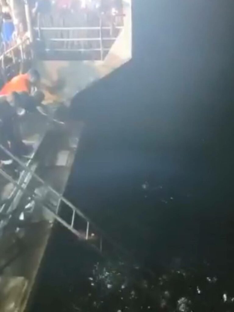 Passageiro do ferry-boat se joga no mar quando embarcação se aproximava da Ilha de Itaparica; vídeo
