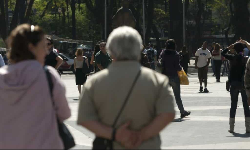 Contingente de idosos residentes no Brasil aumenta 39,8% em 9 anos