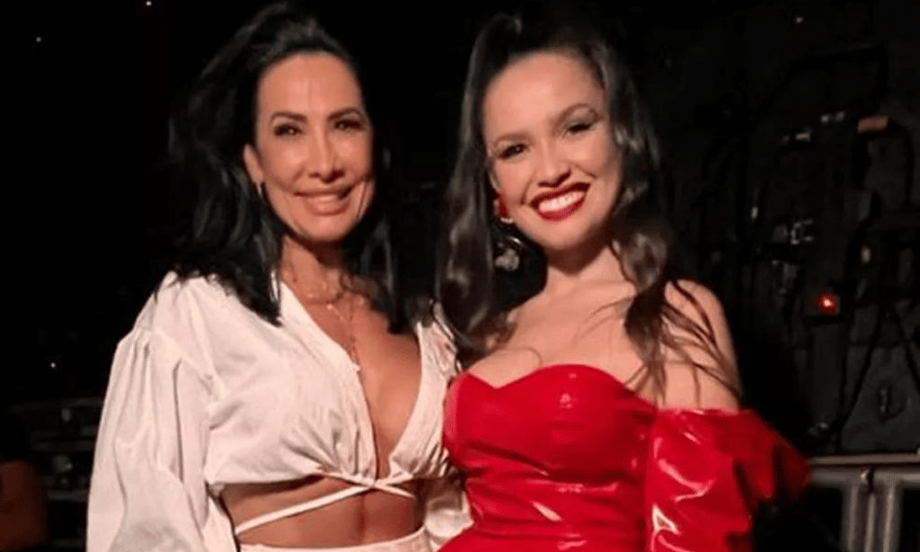 Scheila Carvalho ‘quebra tudo’ ao participar do show de Juliette em Salvador; veja vídeo