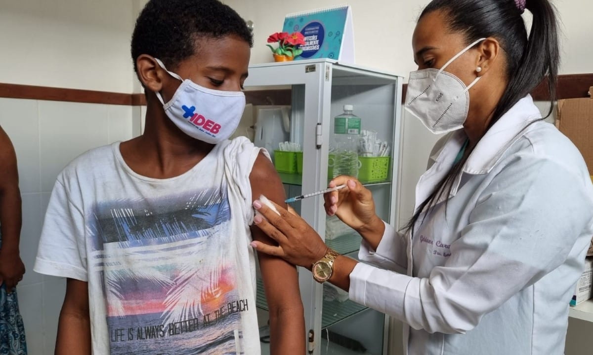 Vacinação contra Covid-19 é retomada em Salvador na segunda-feira (8); confira estratégia