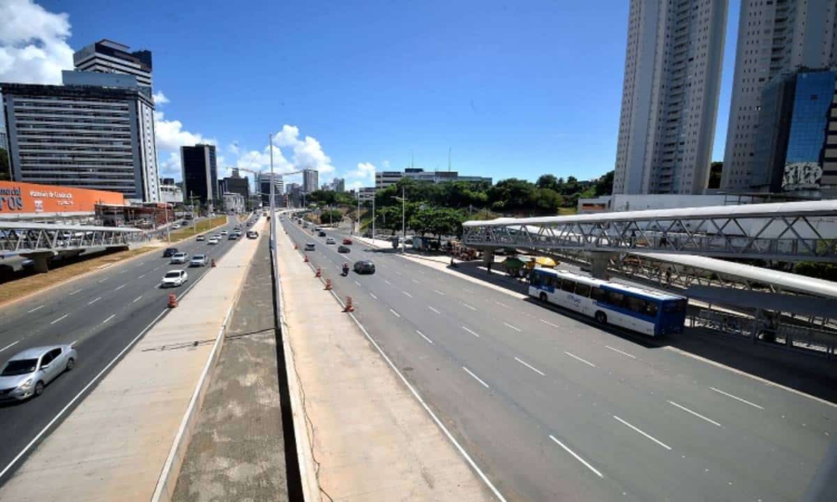 Obras do BRT causam alterações no trânsito da Avenida ACM e na Lucaia