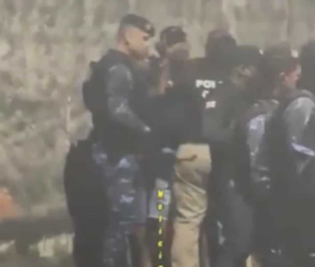 Homem é agredido por policial civil durante abordagem contra poluição sonora em Salvador