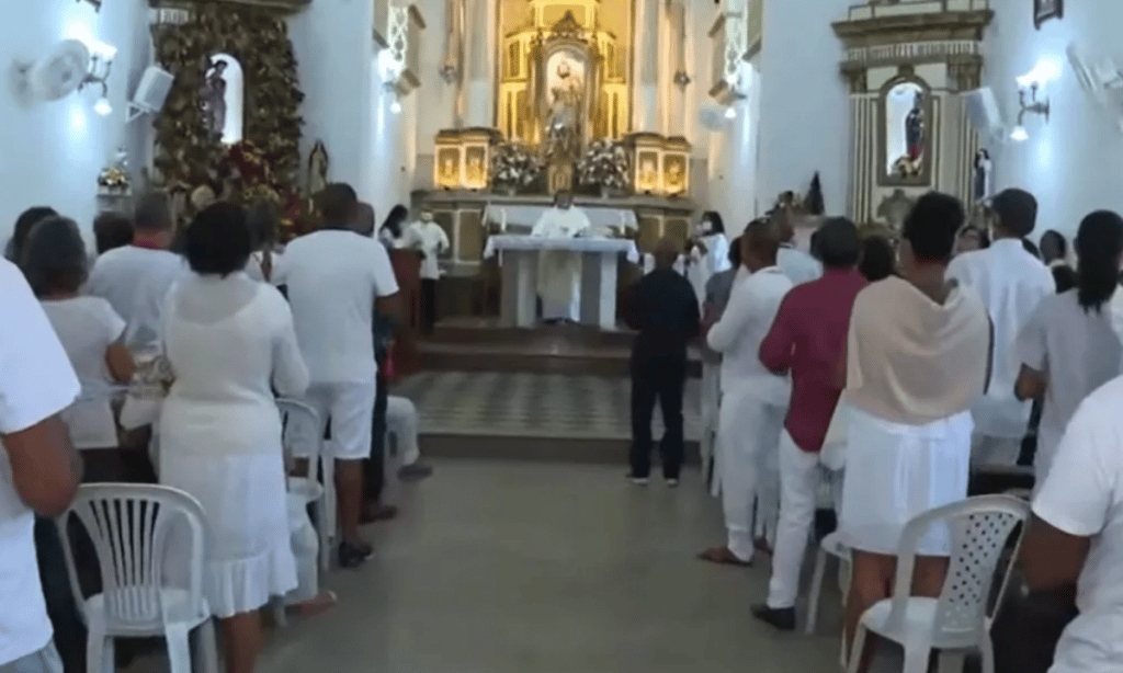 Fiéis prestam homenagens a São Roque e lotam igreja em Salvador; confira programação