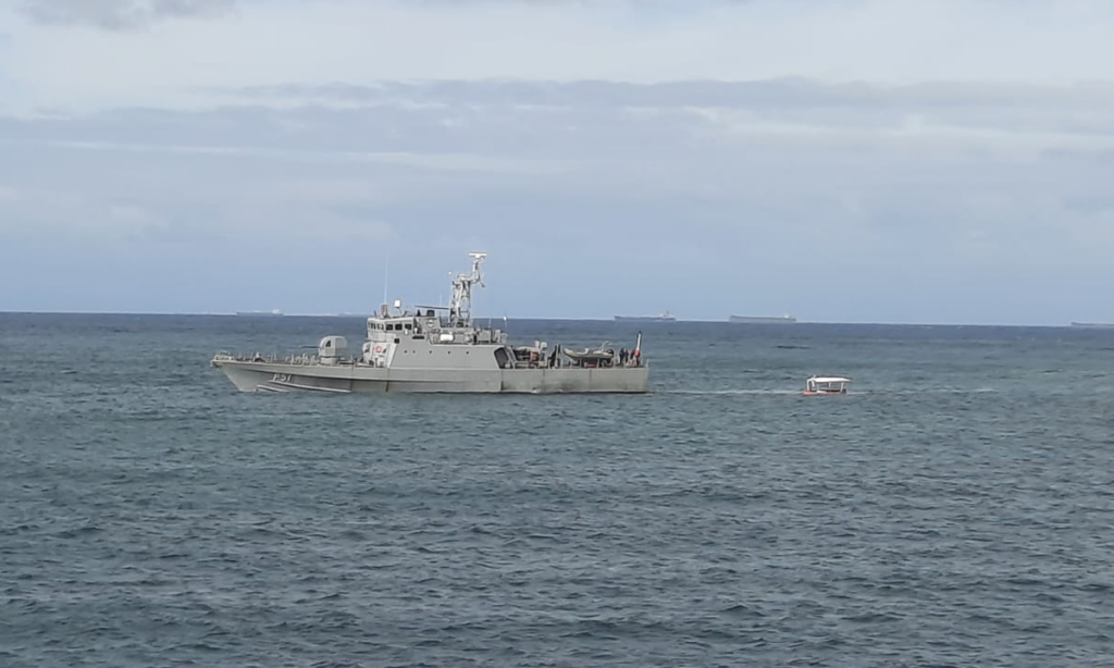Tripulantes a bordo de embarcação à deriva são resgatados  na Baía de Todos os Santos