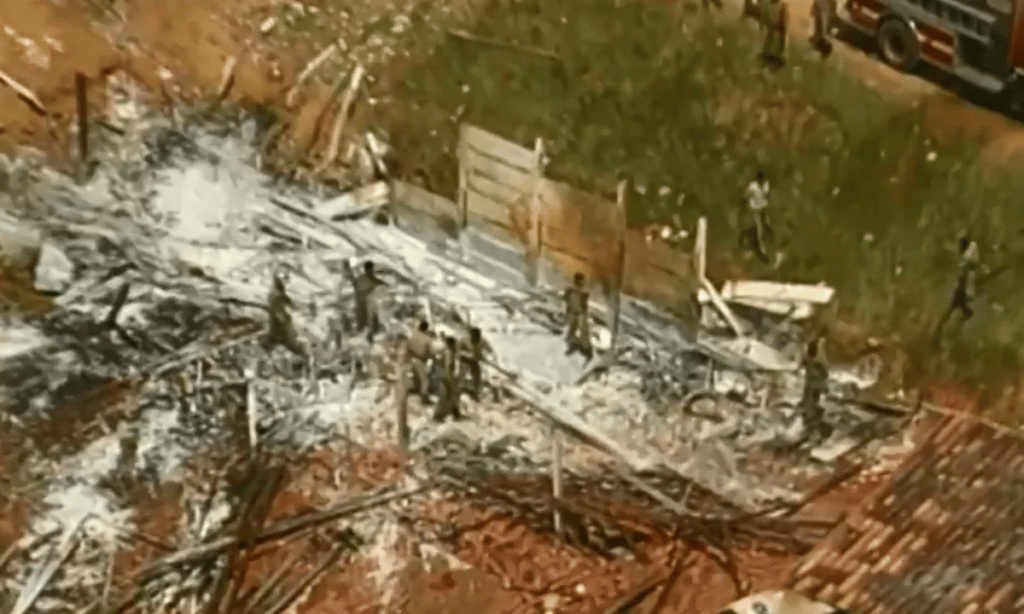 Trabalhadores de fábrica de fogos que explodiu na Bahia recebem verbas trabalhistas após 20 anos