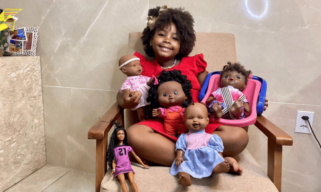 Especialistas defendem empoderamento de crianças negras com representatividade de bonecas e outros personagens infantis: ‘Para se ver e saber que é linda’