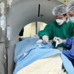 Hospital realiza procedimento inédito pelo SUS em tratamento de câncer em Salvador