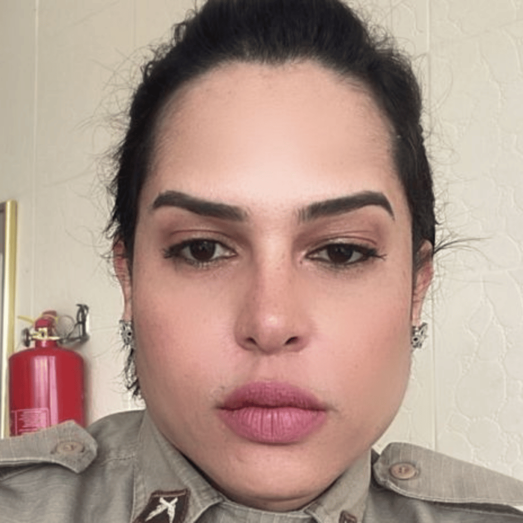 ‘A Polícia precisa ser diversa’, diz Kim Villanelle, primeira mulher trans da Polícia Militar da Bahia 