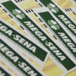 Mega-Sena acumula e sorteia R$ 65 milhões na quarta-feira (30)