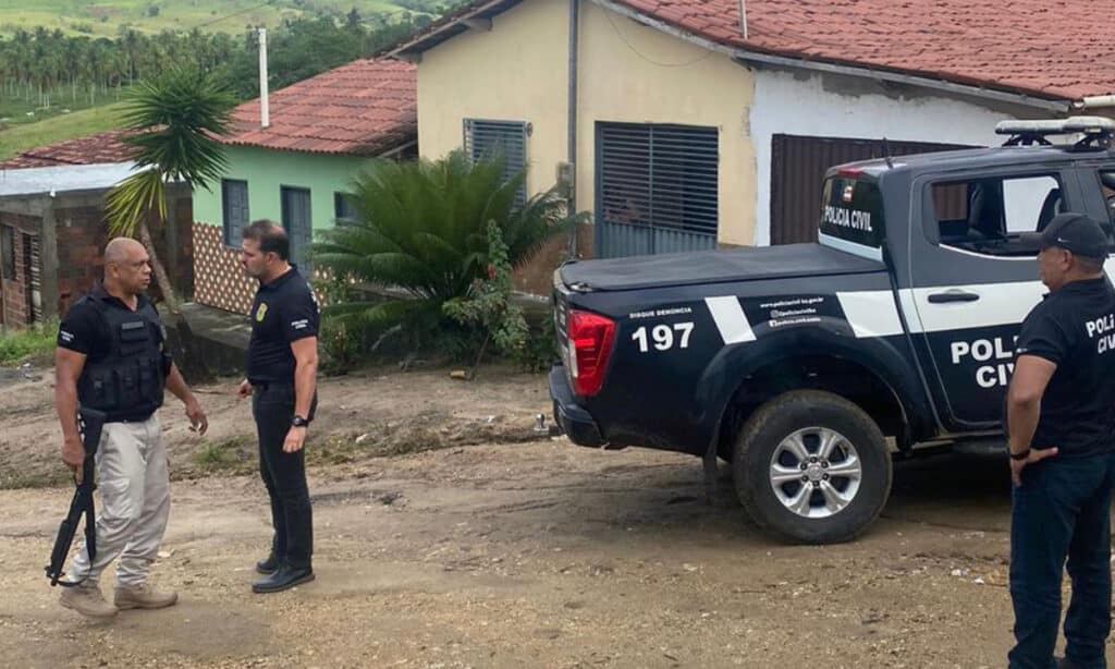 Operação prende mais de 100 pessoas e cumpre mandados no interior da Bahia