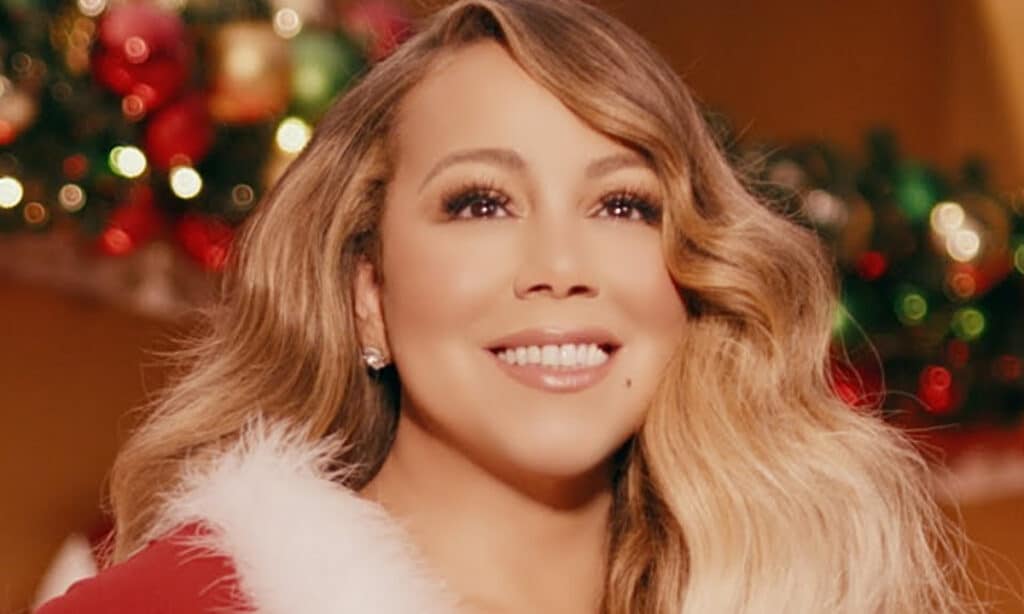 ‘All I Want For Christmas Is You’, de Mariah Carey, lançada em 1994, volta ao topo das paradas