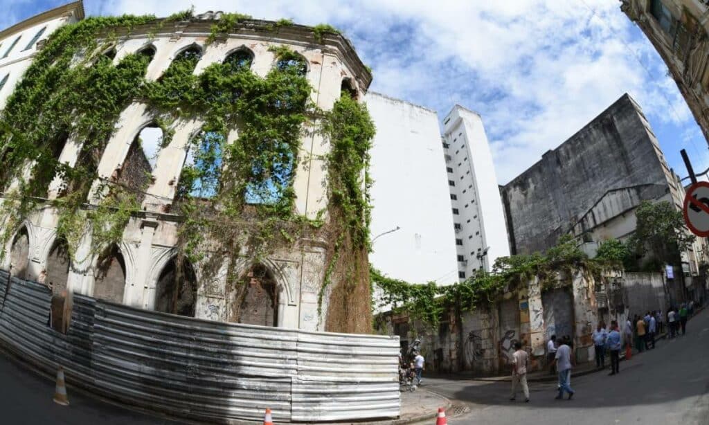 Prédios do Comércio, em Salvador, serão transformados em escola de arte e casa de espetáculo