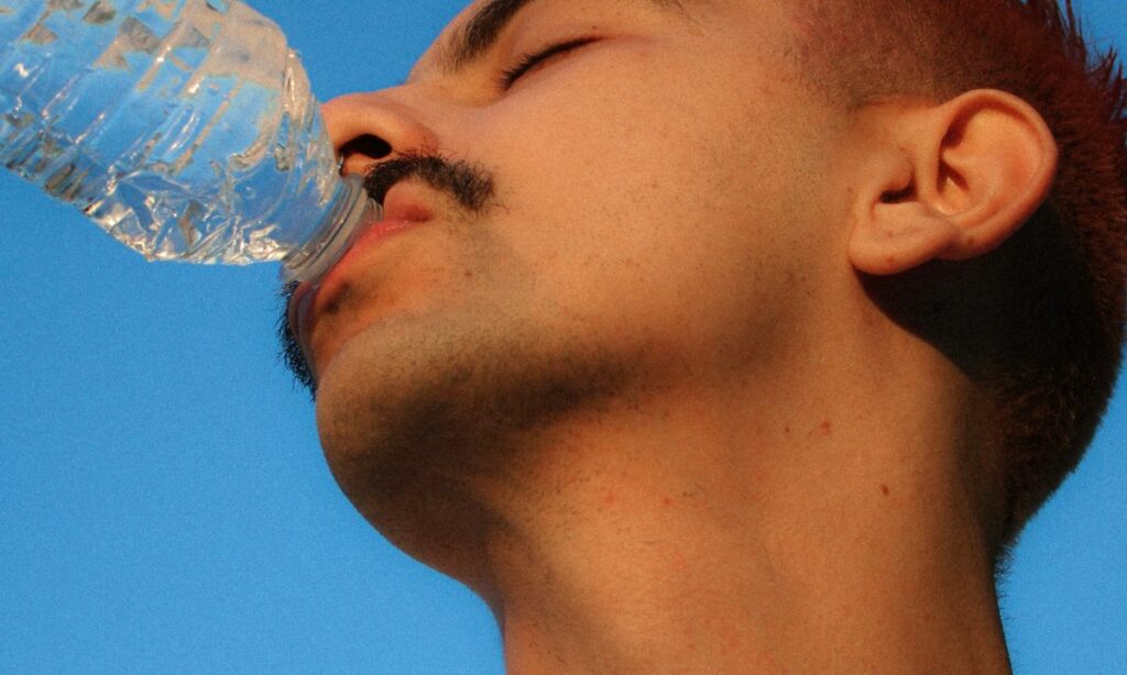 Hidratação no Carnaval: veja 6 dicas essenciais para se manter saudável nos dias de folia