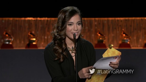 Anitta apresentando as categorias (Foto: Reprodução)